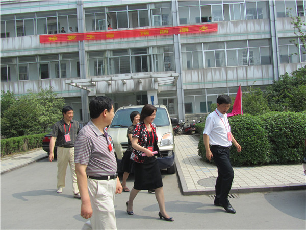 孙云飞书记、何颖部长到校巡视.JPG